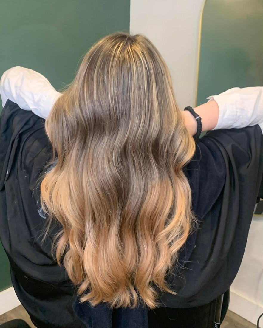 Long bronde waves with fresh colour
